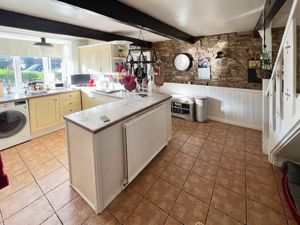 Kitchen diner- click for photo gallery
